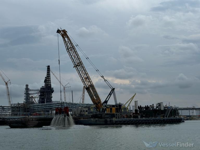 DREDGE MBI 012 photo