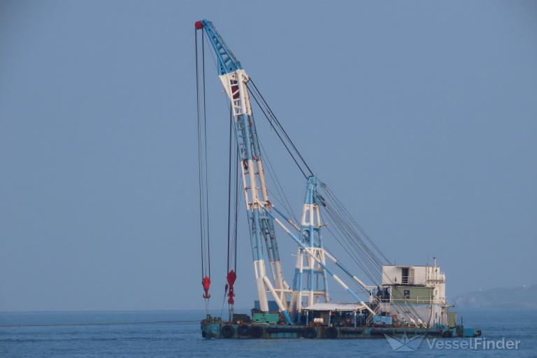 ship photo by Ya Ray Yang