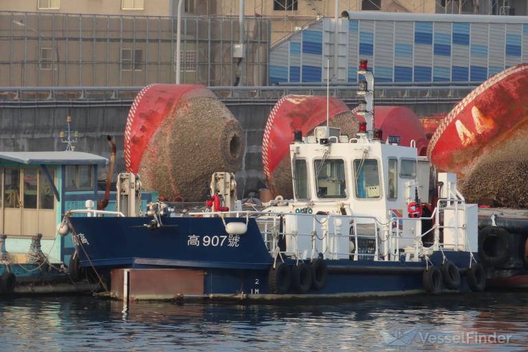 ship photo by Ya Ray Yang