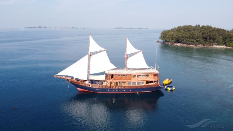 AUGUSTINE PHINISI photo