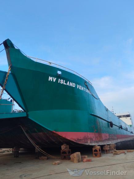 LCT ISLAND VENTURE 7 photo