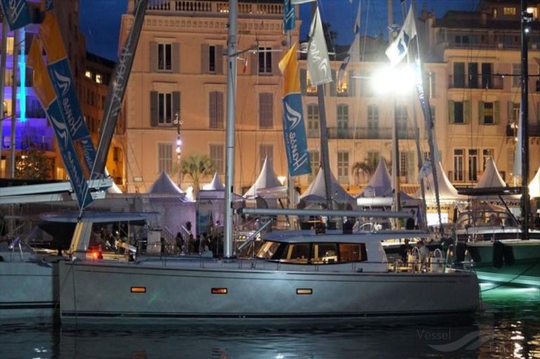 SALTS N PEPPER, Sailing vessel Details and current position MMSI