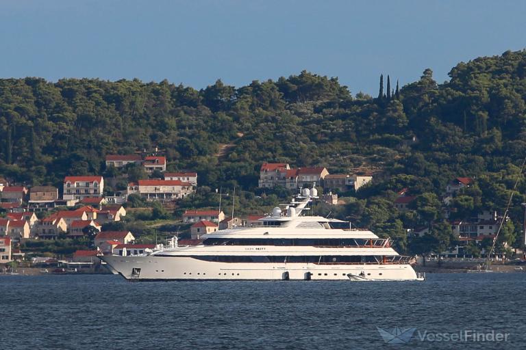 Φωτογραφία του πολυτελούς γιοτ LADY BRITT (63μ)