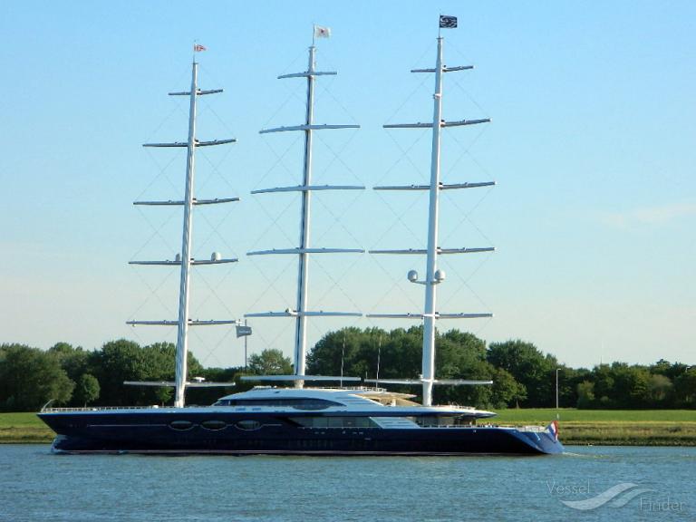 black pearl yacht position