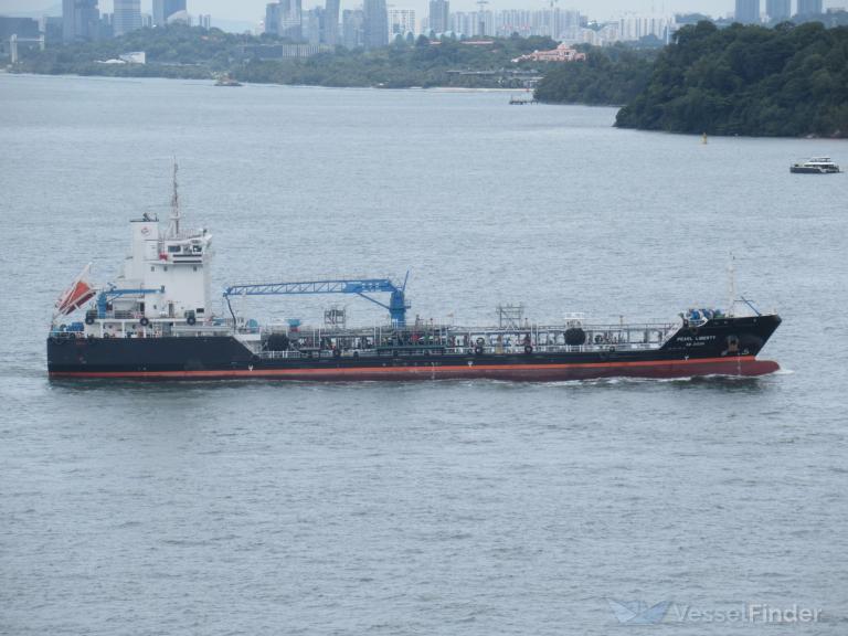 RS ONZA, Chemical/Oil Products Tanker - Details and current