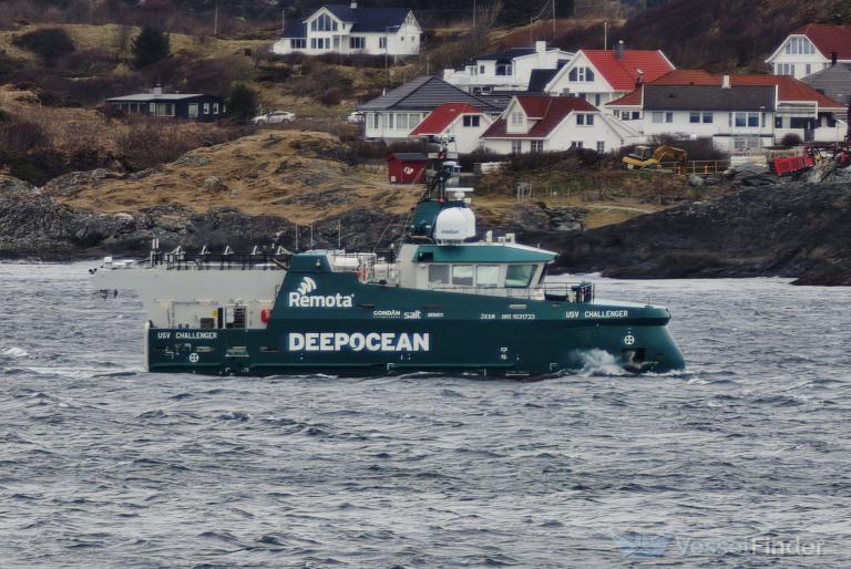 ship photo