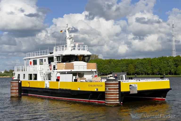 ship photo