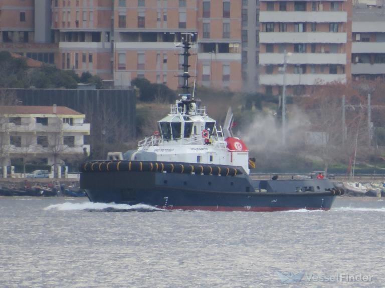 ship photo