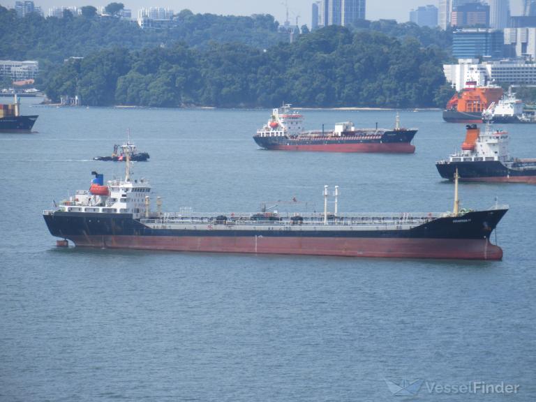 COUNTESS 17 photo