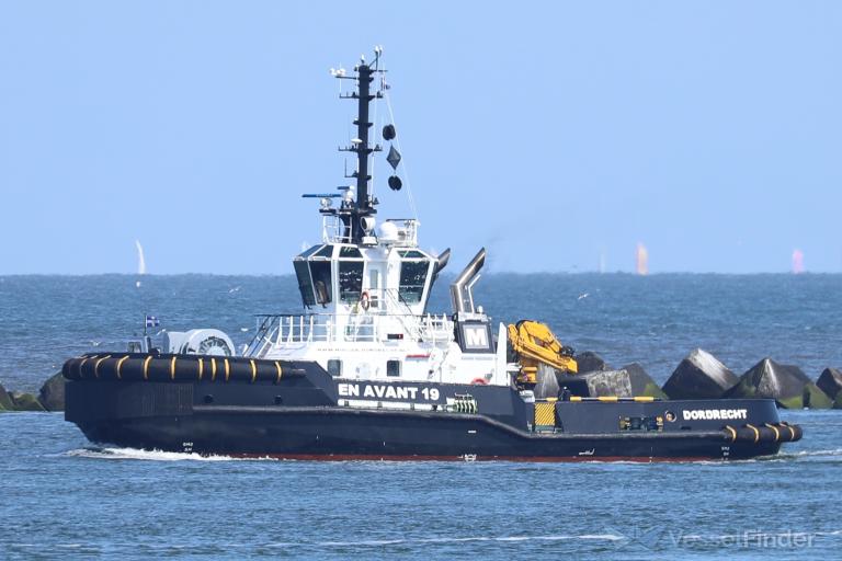 ship photo by Fluppi