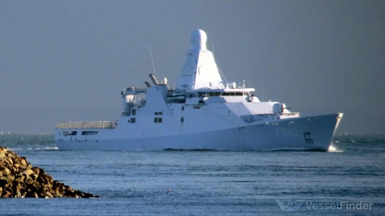 NLD WARSHIP P842 photo