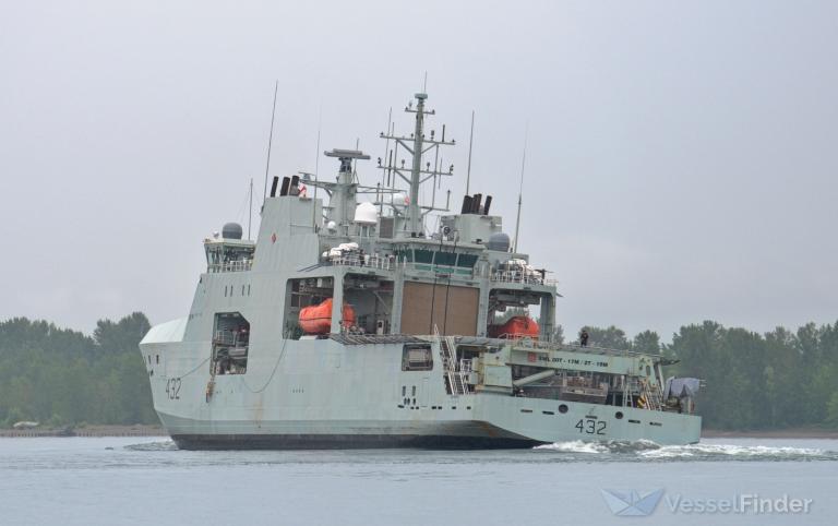 ship photo by tony roberts