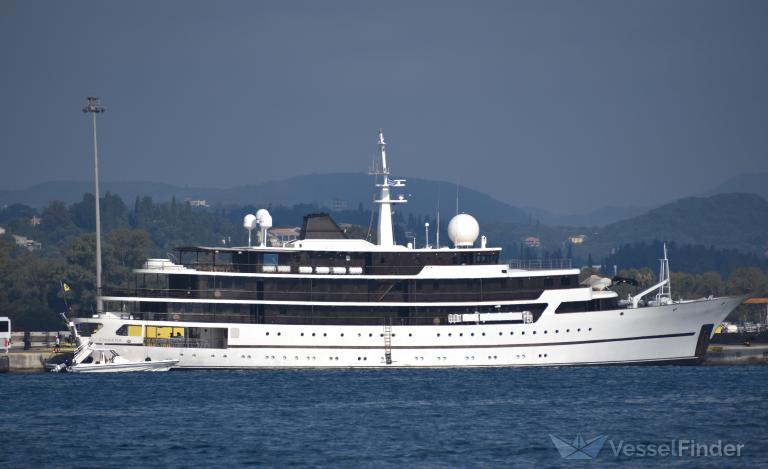 Φωτογραφία του πολυτελούς γιοτ CHAKRA (66μ)