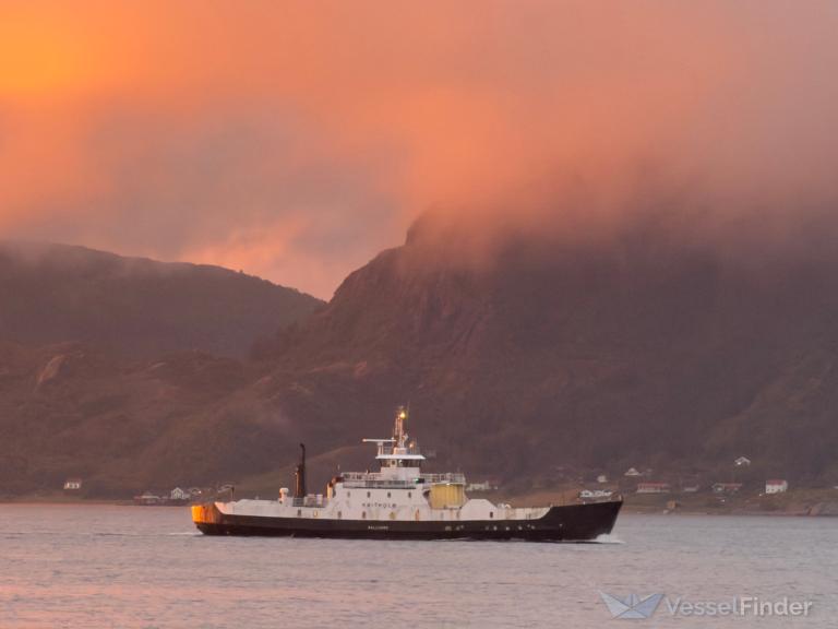 ship photo