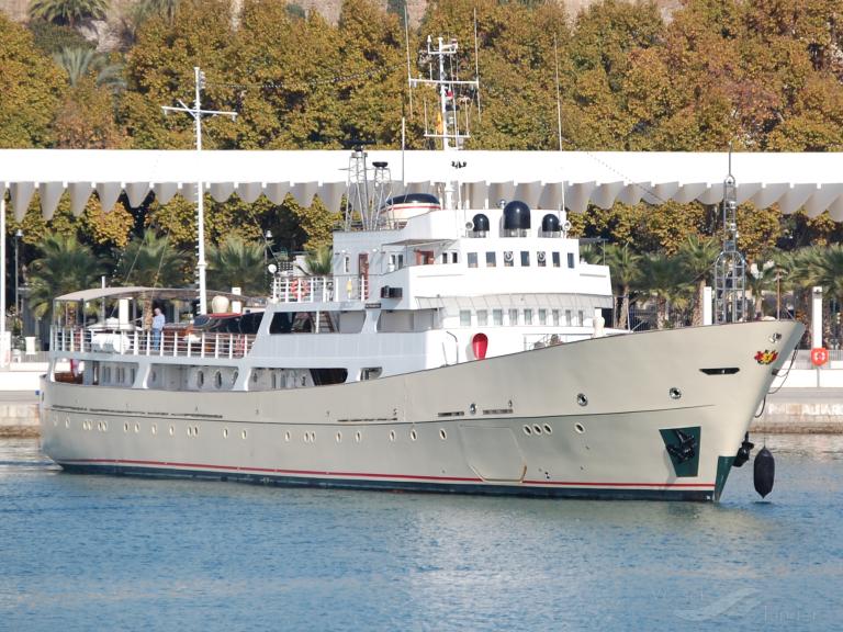 la sultana yacht position
