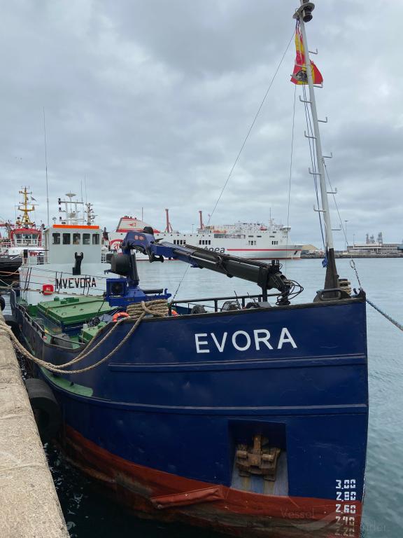 EVORA photo