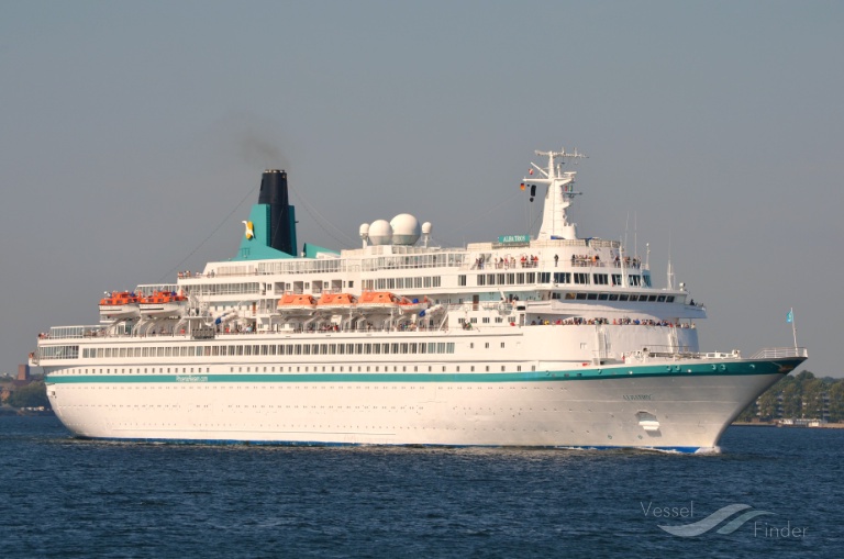 albatros cruise ship current position