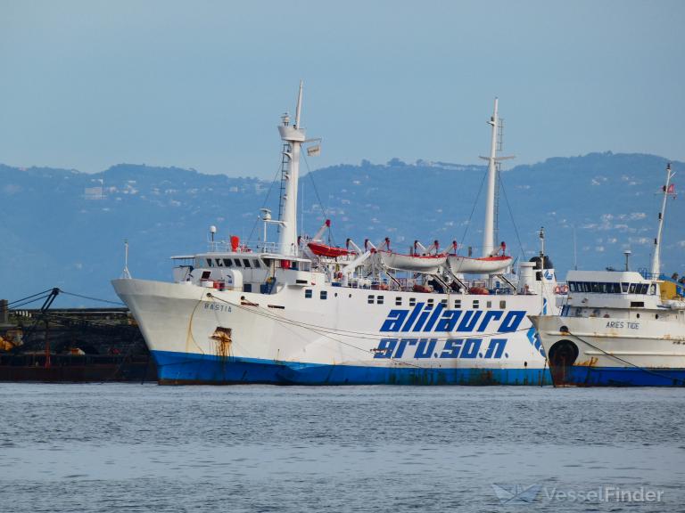 ship photo