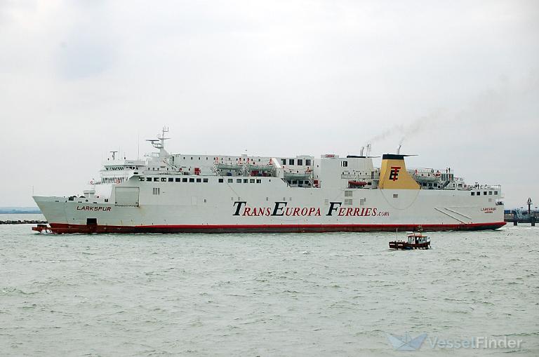 LUCKY STAR, Passenger/RoRo Cargo Ship Details and current position