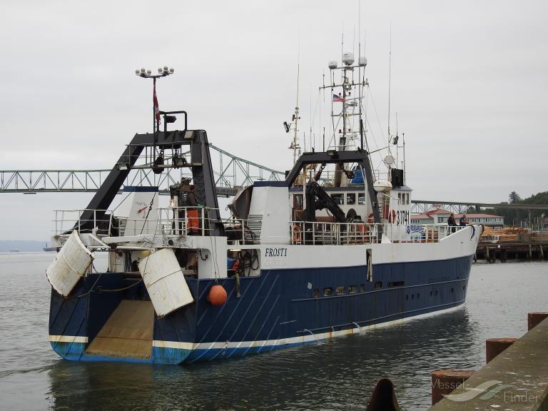Траулер вега imo 8898271. Судно кокшайск мурманск. Где находится сртм хацукари. Где находится сртм хацукари. Судно ирбис краболов.