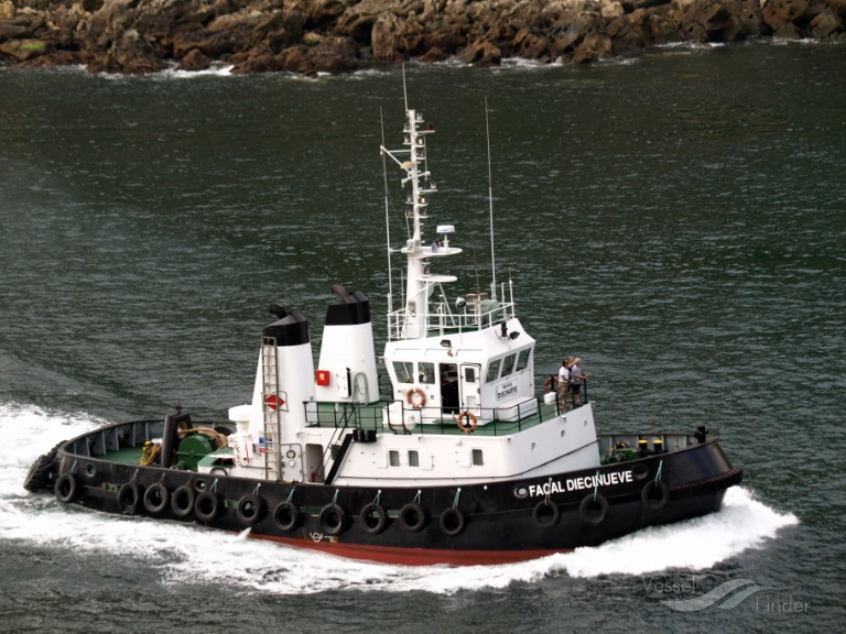 FACAL DIECINUEVE photo