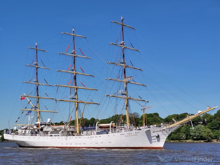 ship photo