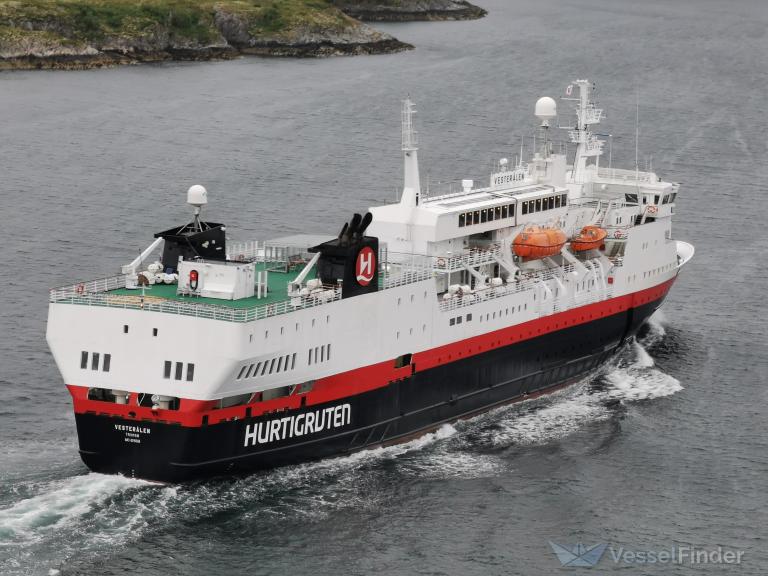 ship photo
