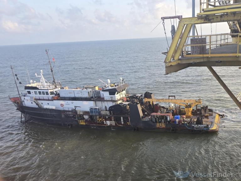 TRITON CRUSADER photo