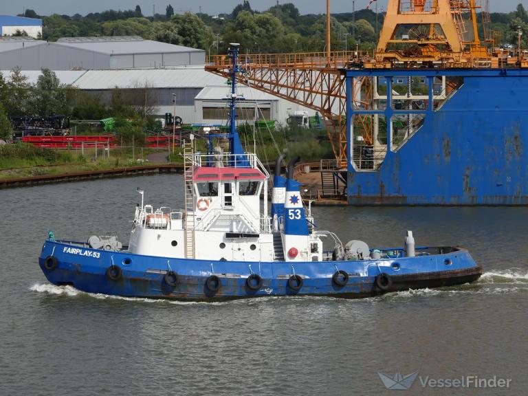 WOLFY TUG photo