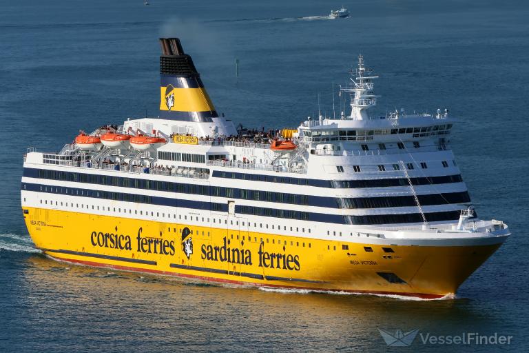 ship photo