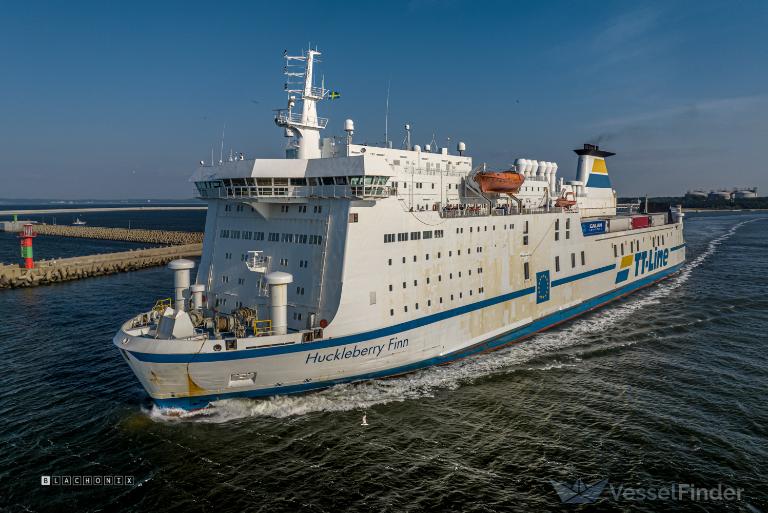 HUCKLEBERRY FINN photo