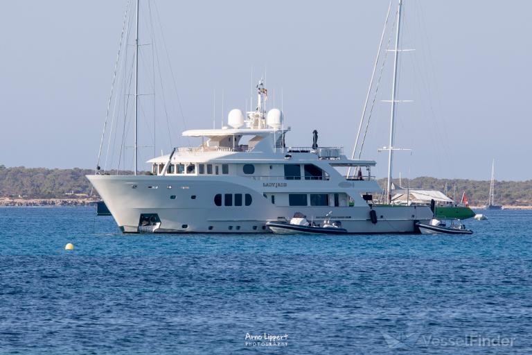 LADY JADE, Yacht Details and current position IMO 8678724