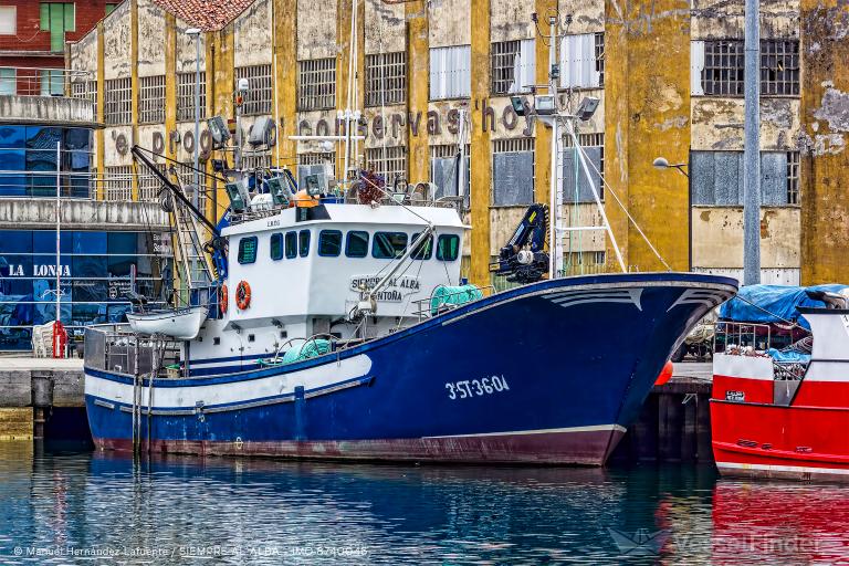 SIEMPRE AL ALBA photo