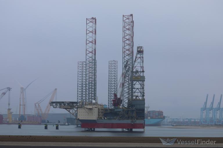 ship photo by Fluppi