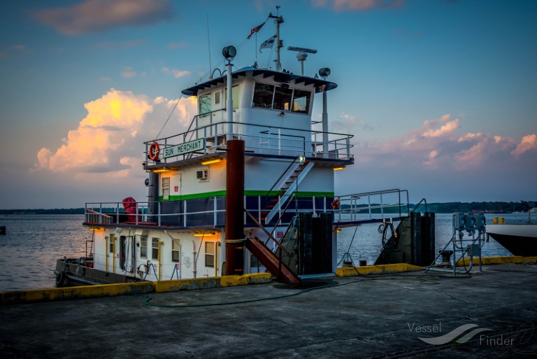 ISLAND MERCHANT photo