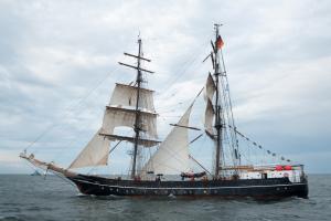 ROALD AMUNDSEN - Sailing Vessel - Details and current position IMO ...