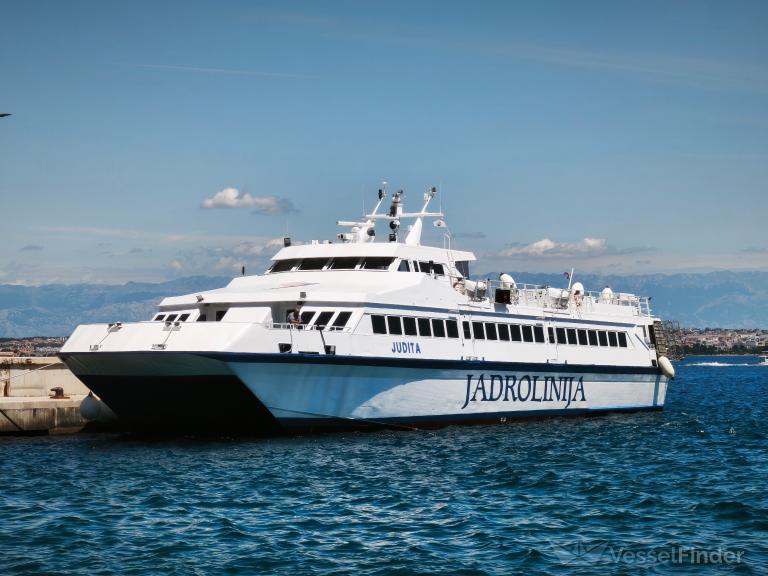 ship photo
