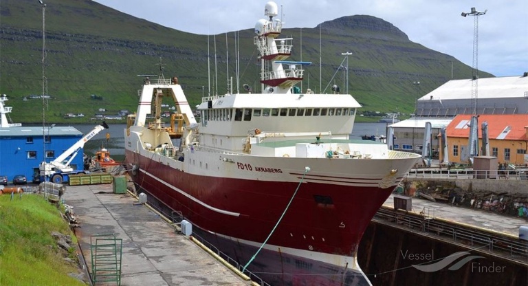 AKRABERG, Fishing Vessel Details and current position IMO 9067403