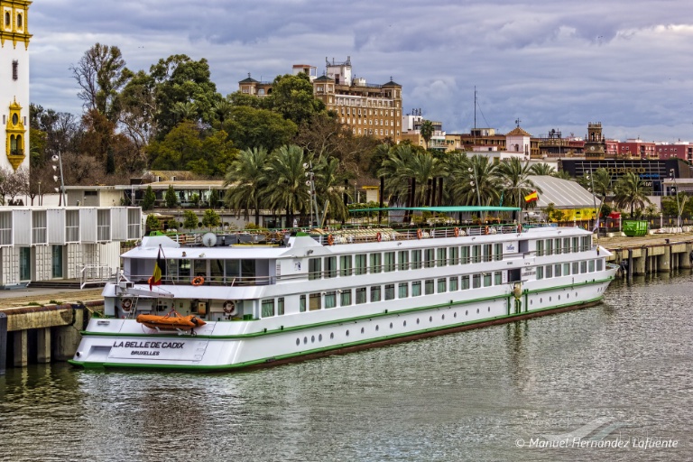 LA BELLE DE CADIX photo