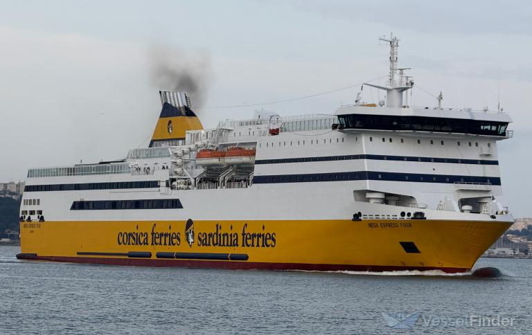 ship photo