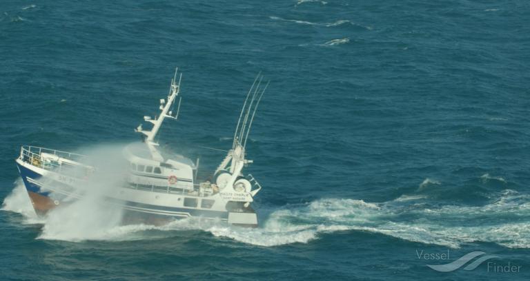 MAILYS CHARLIE photo