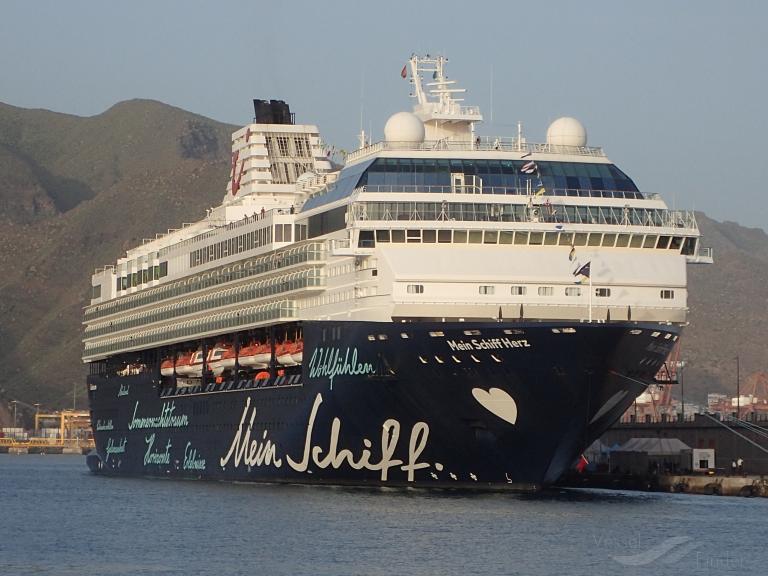 Mein Schiff Herz Passenger Cruise Ship Schiffsdaten Und Aktuelle Position Imo 9106302 Mmsi 249053000 Vesselfinder
