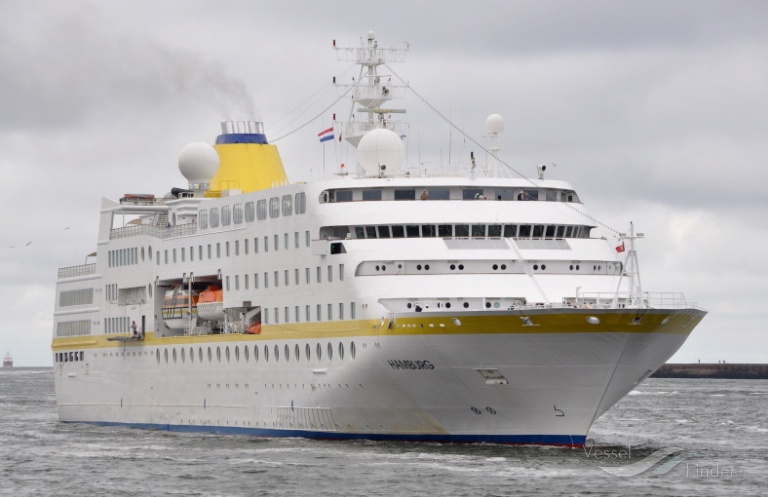 cruise ship from hamburg