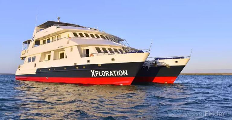 NATIONAL GEOGRAPHIC ISLANDER photo