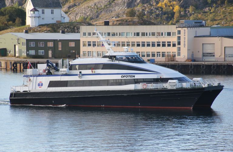 OFOTEN, Passenger Ship Scheepsdetails en huidige positie IMO
