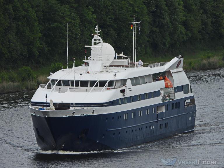 ship photo