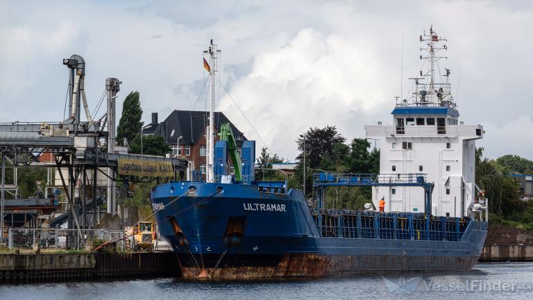 ship photo