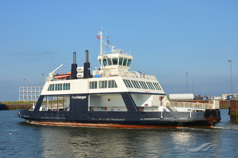 ship photo