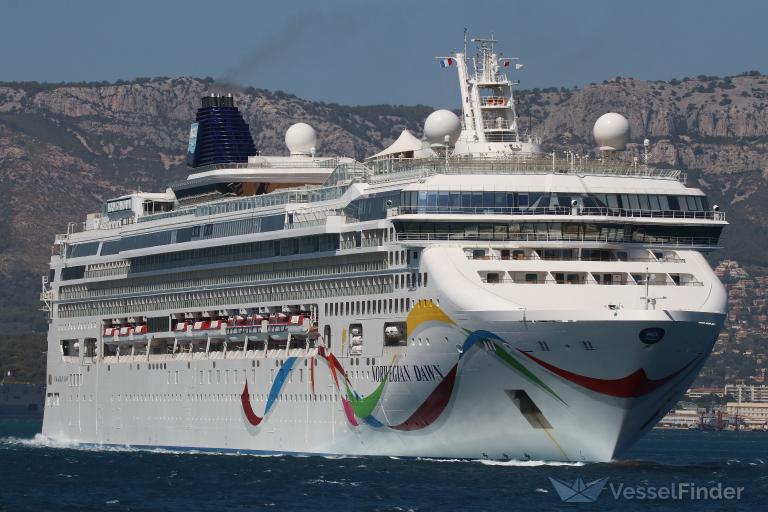 Norwegian Dawn Passenger Cruise Ship Details And Current Position Imo 9195169 Mmsi 311307000 Vesselfinder