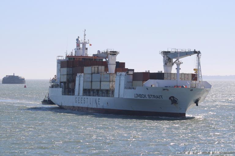 LOMBOK STRAIT